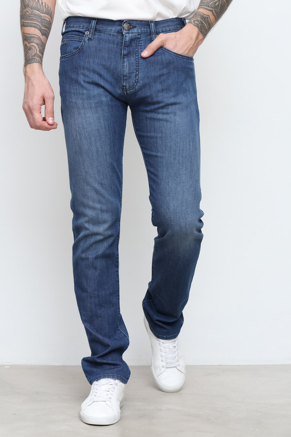 Классические джинсы Emporio Armani синего цвета