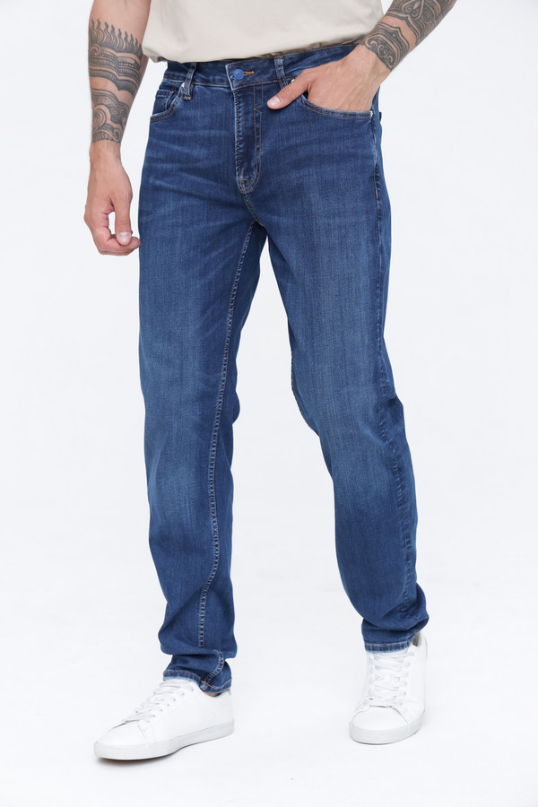 Классические джинсы Guess синего цвета