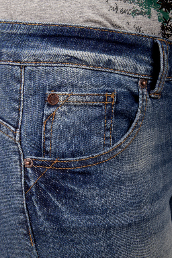 Модные джинсы QS