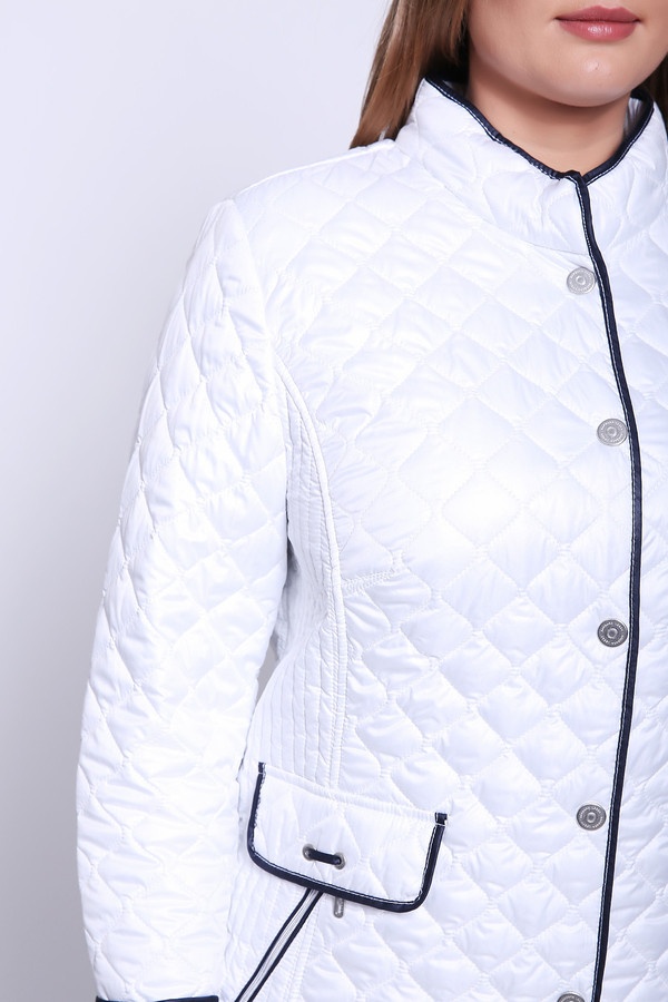 Белая стеганая куртка женская