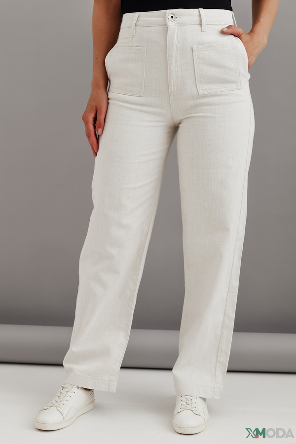 Модные джинсы Emporio Armani белого цвета