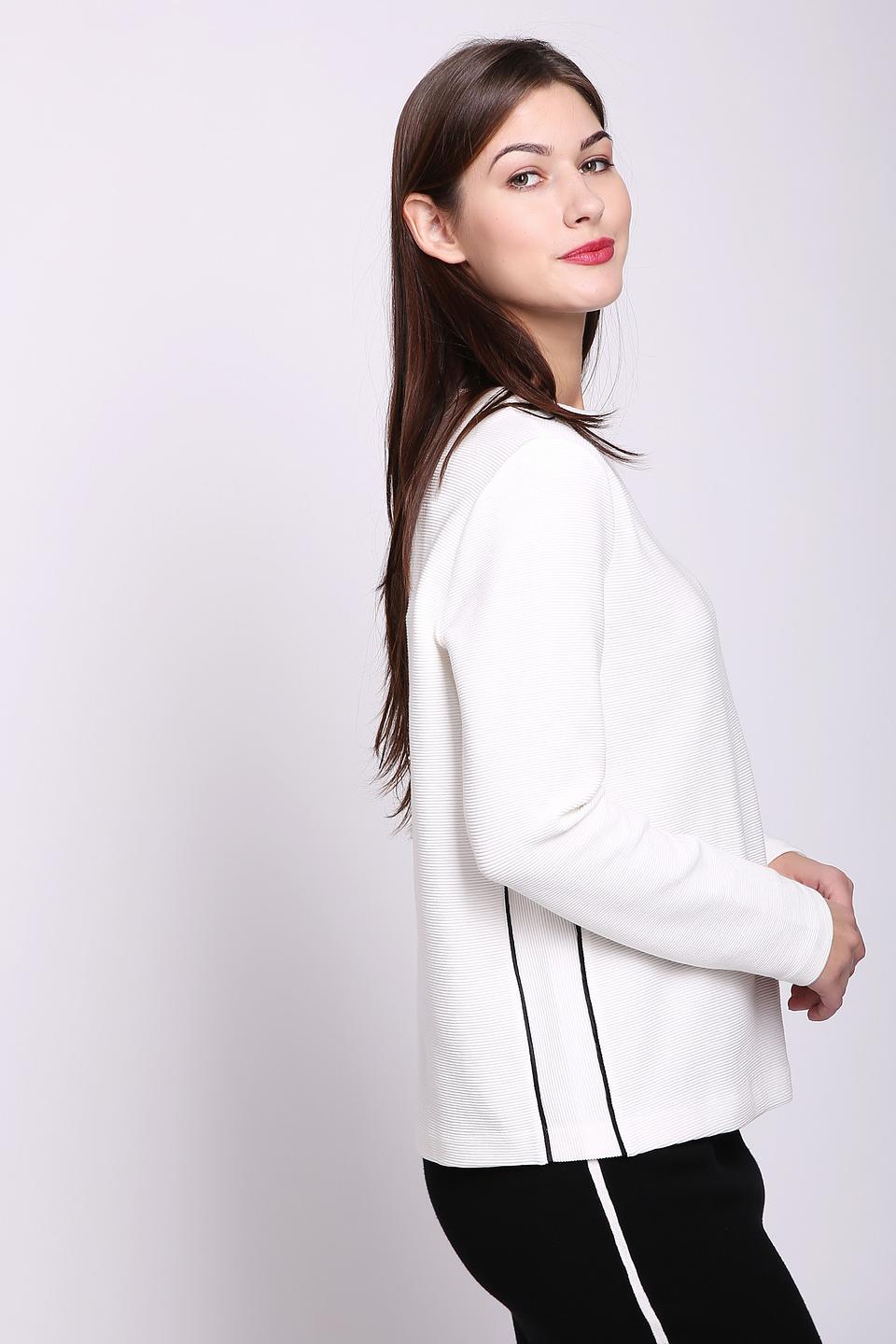 Пуловер Gerry Weber белый с чёрными вставками и молнией