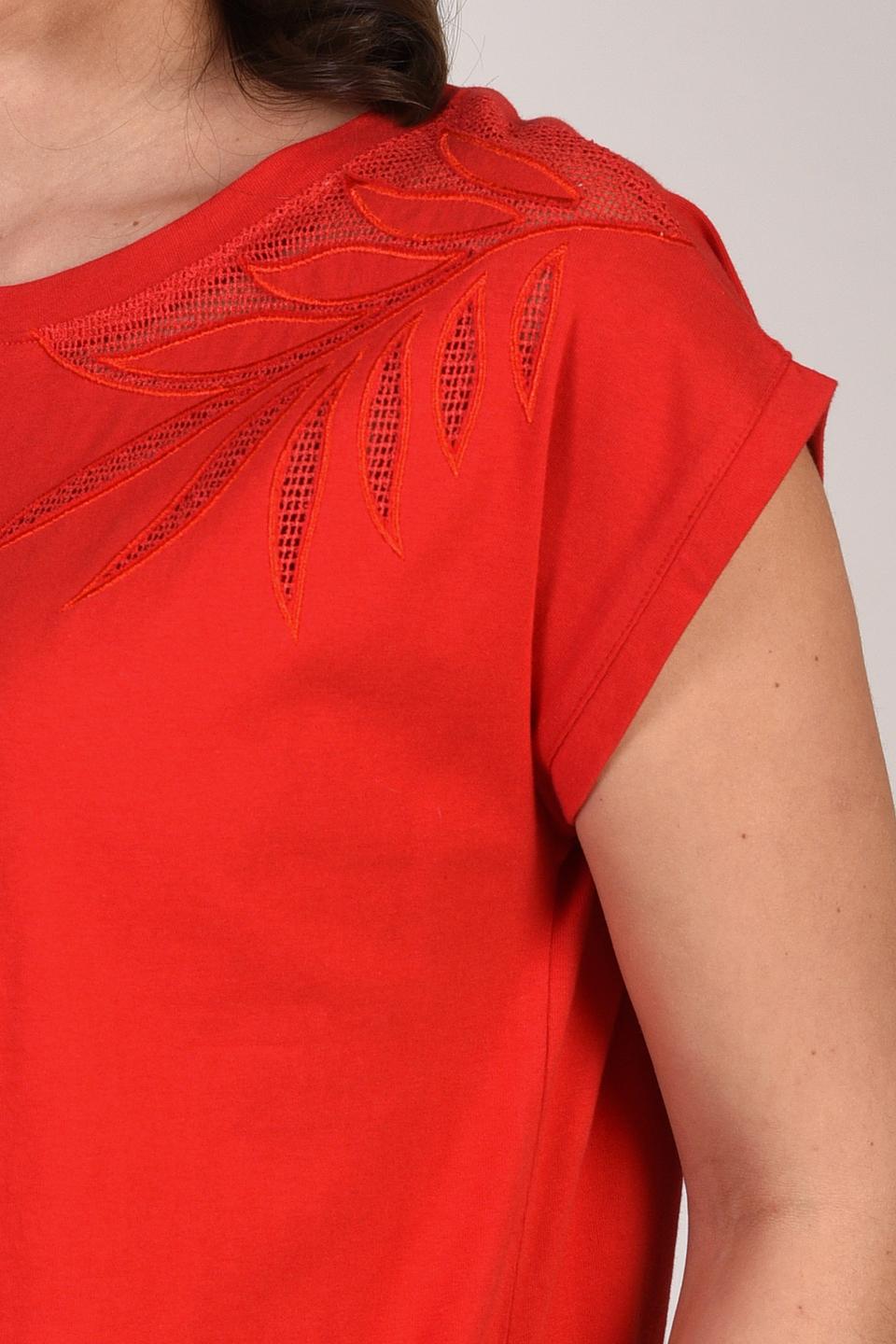 Футболка Pezzo с вышивкой красный