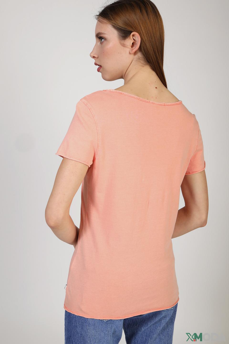 Футболка QS женская персиковая с V-образным вырезом