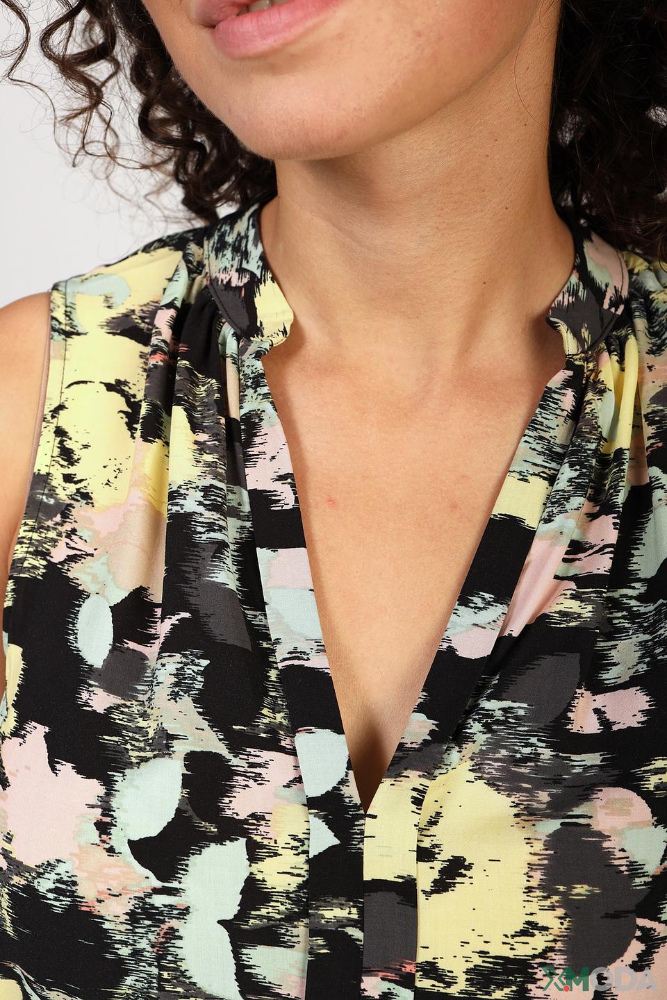 Топ QS girl с цветочным принтом