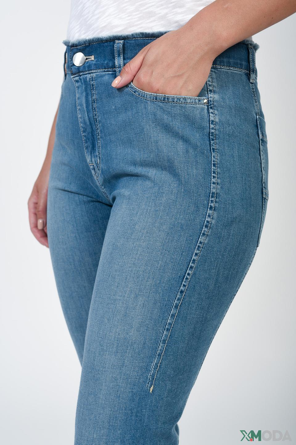 Джинсы Marc Cain голубые с потертостями