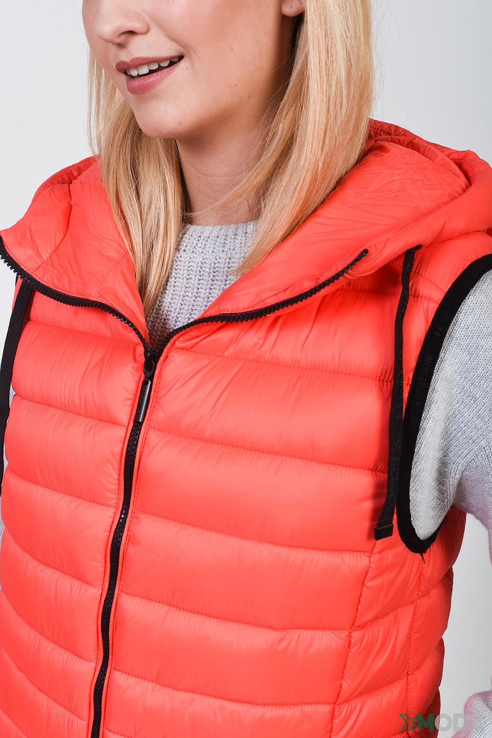 Жилет Frieda and Freddies стеганый оранжевый с капюшоном на кнопках