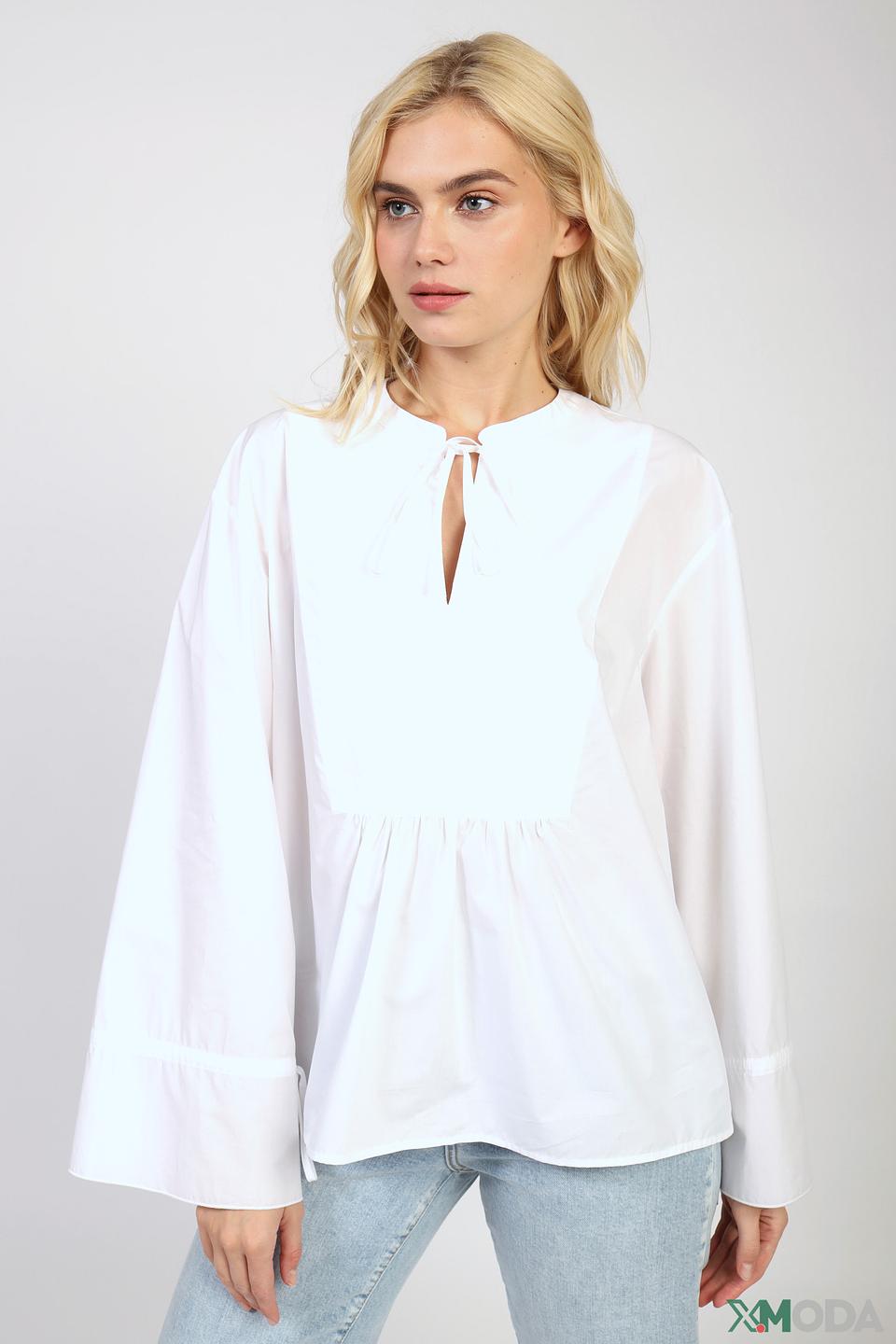 Блуза Rich and Royal белая с вырезом