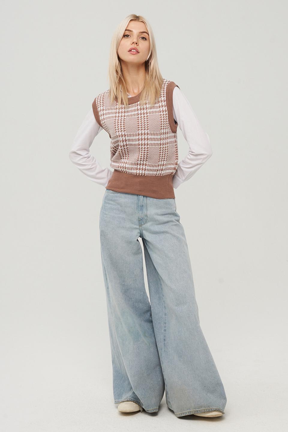 Жилет BE YOU в клетку коричневый