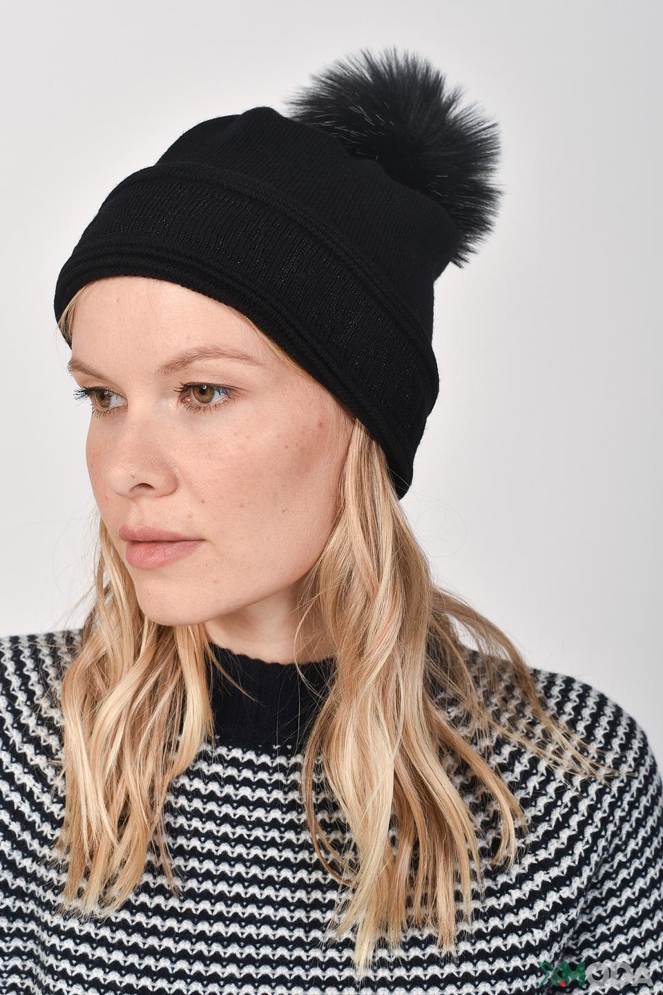 Шапка Emporio Armani чёрная с помпоном