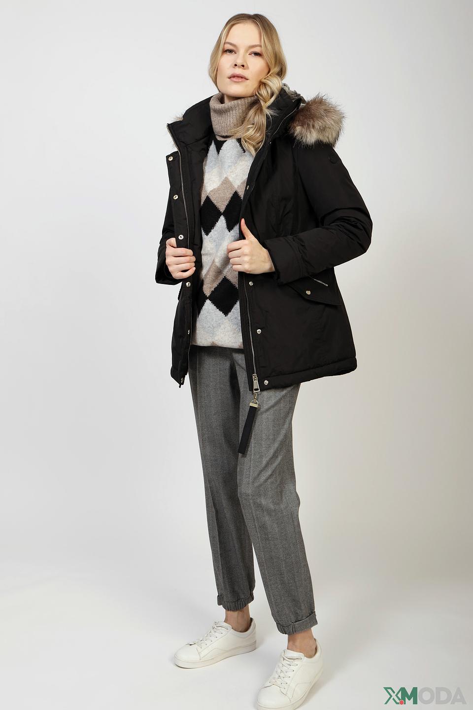 Куртка District чёрная с мехом