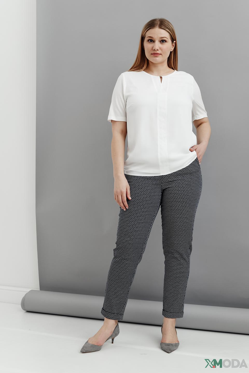 Блуза Frank Walder белая с V-образным вырезом