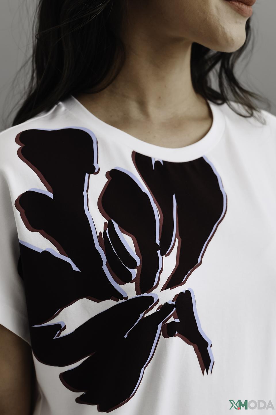 Футболка Be Yourself с цветочным принтом