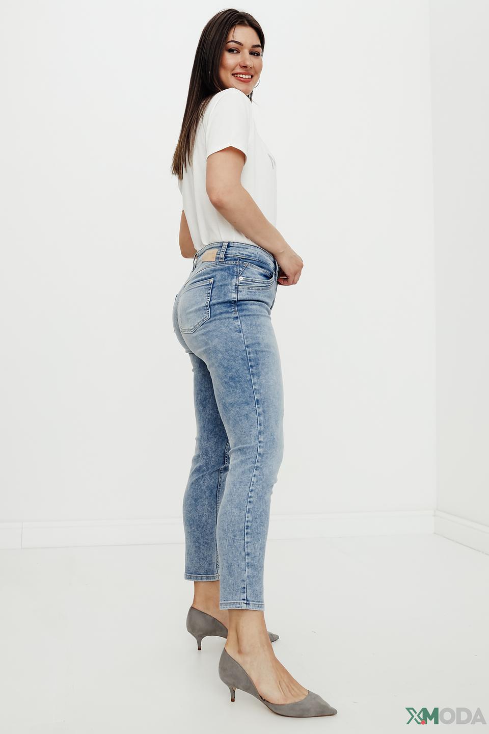 Джинсы MAC с потертостями голубые