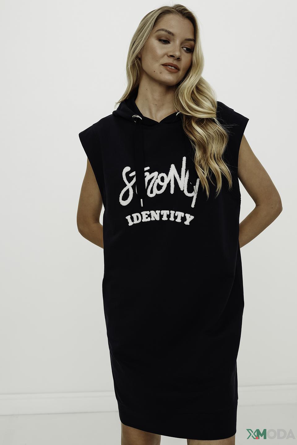 Платье Comma с надписью Strong Identity чёрное