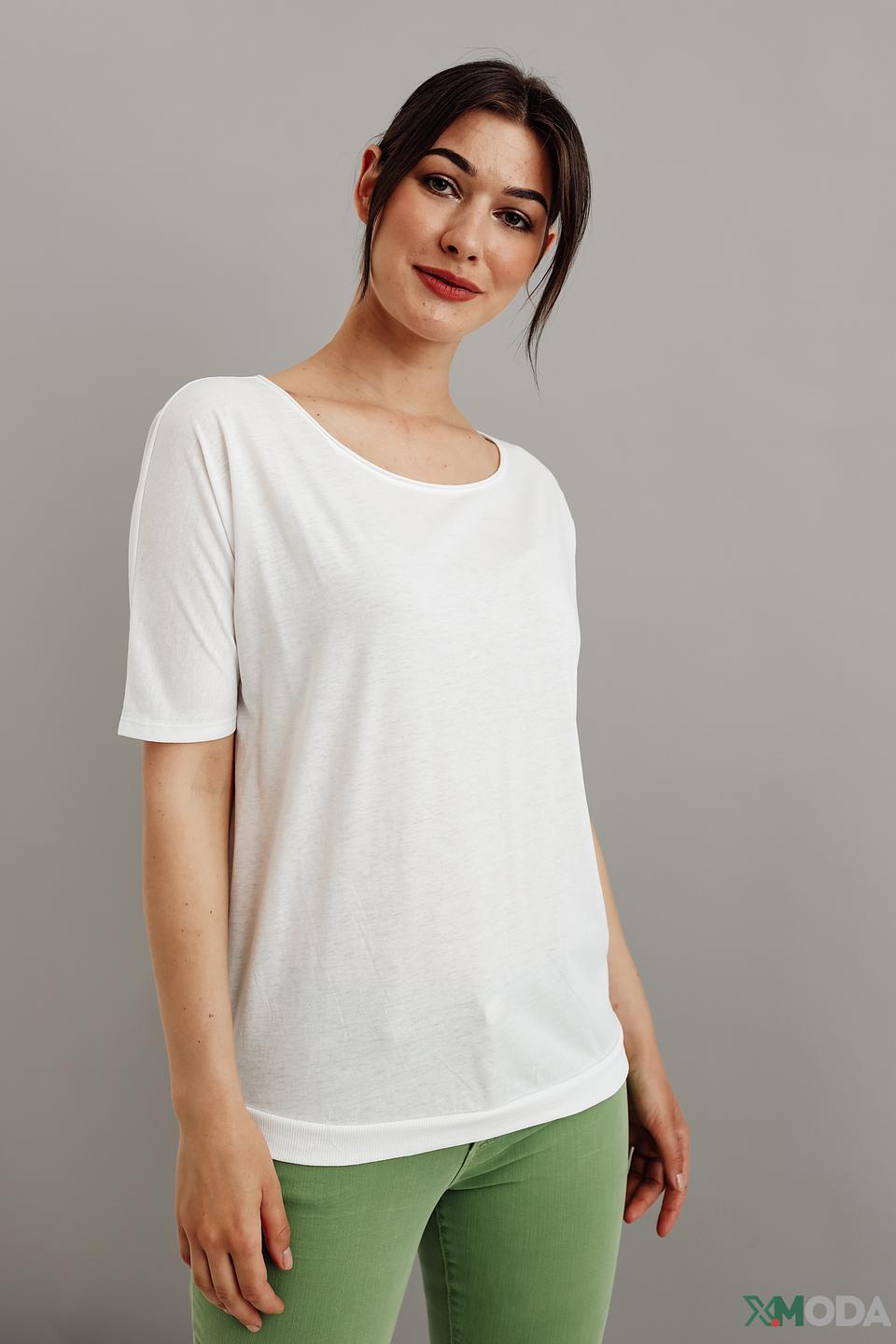 Футболка QS женская белая с вырезом