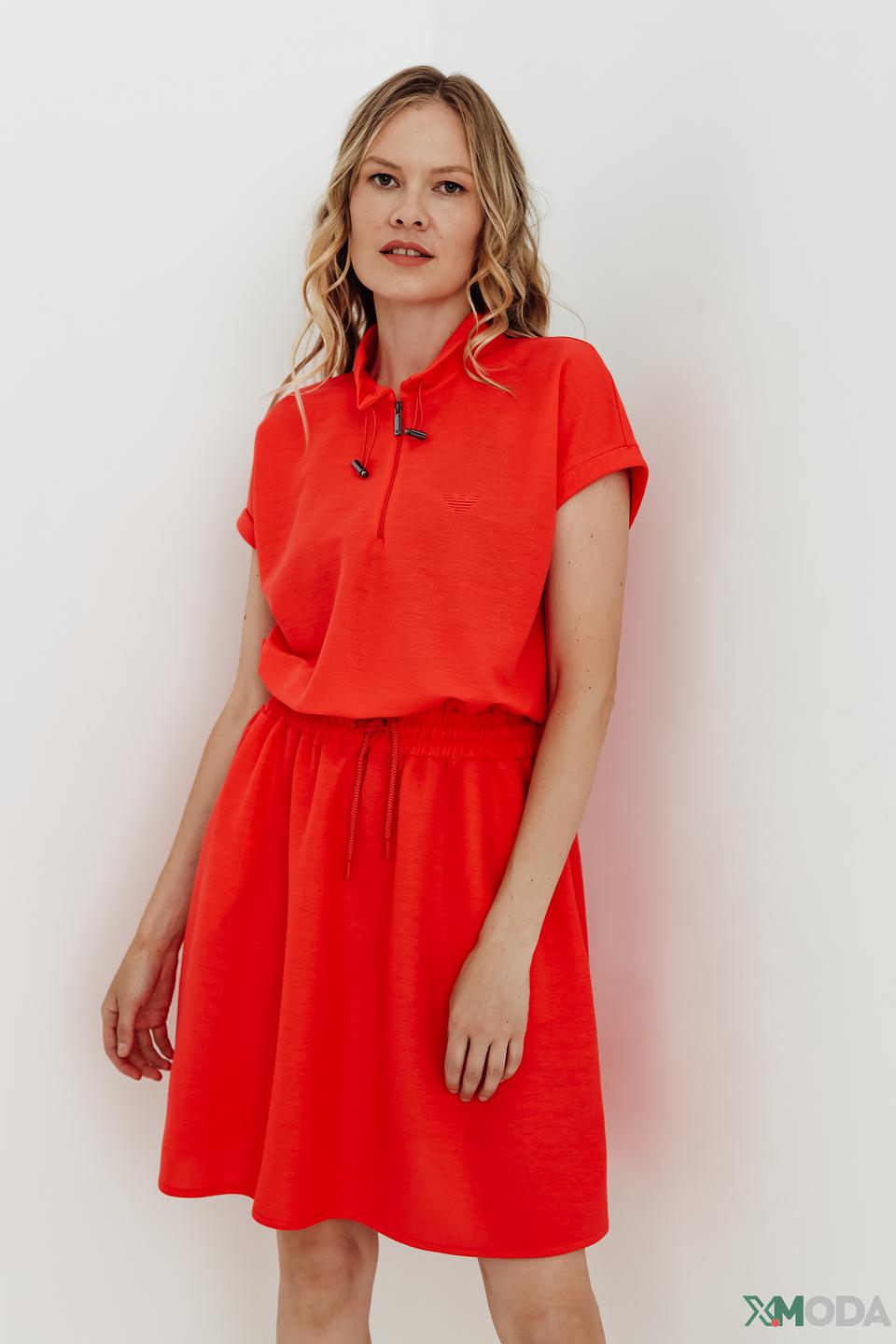 Платье Emporio Armani алое с капюшоном