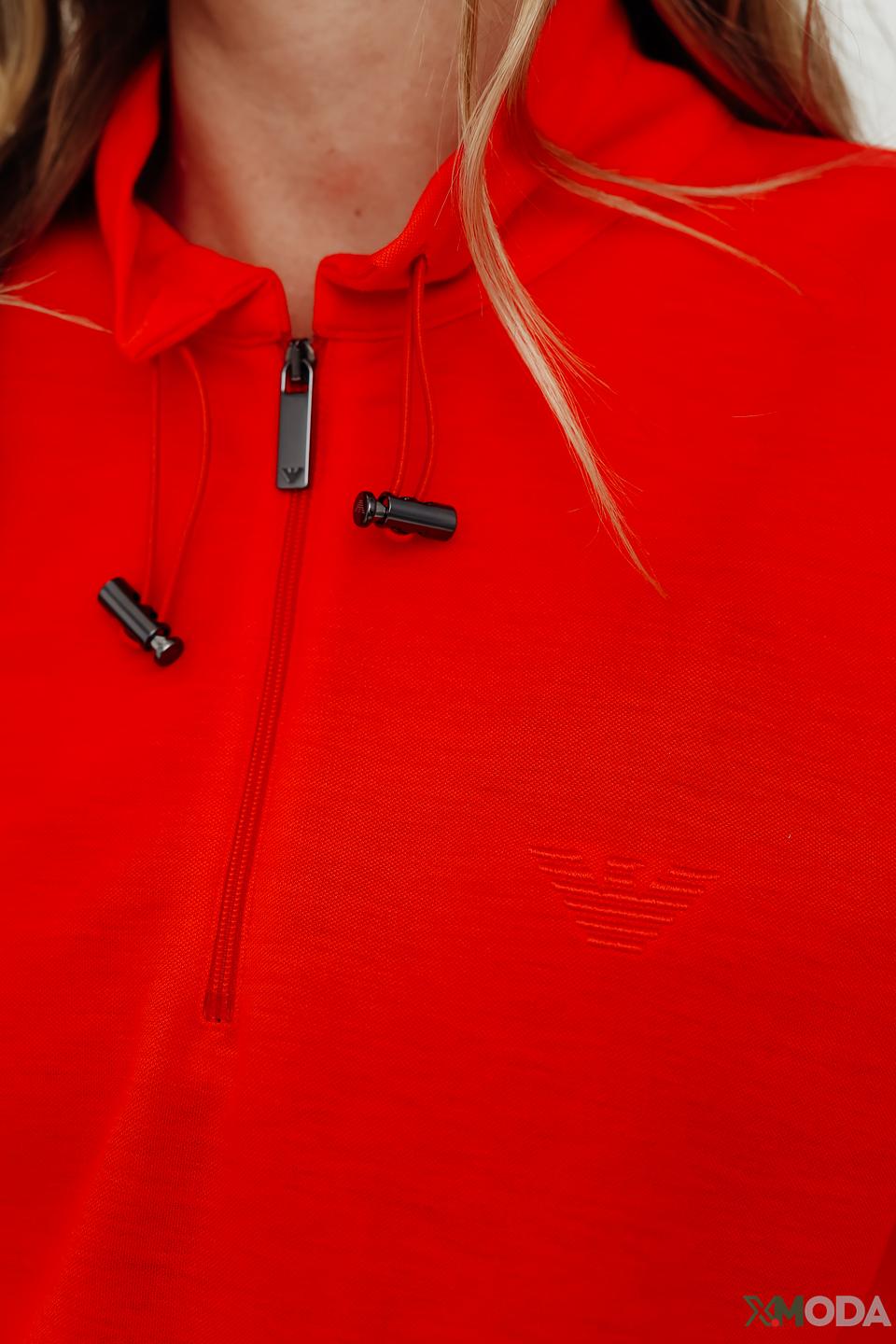 Платье Emporio Armani алое с капюшоном