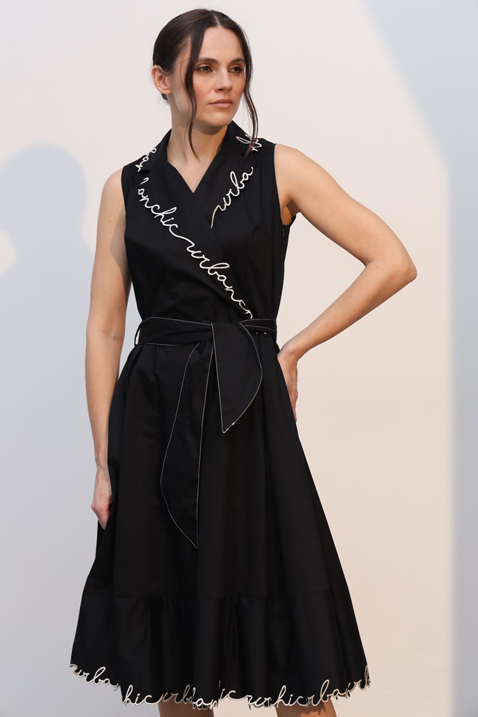 Платье Tricot Chic чёрное с вышивкой