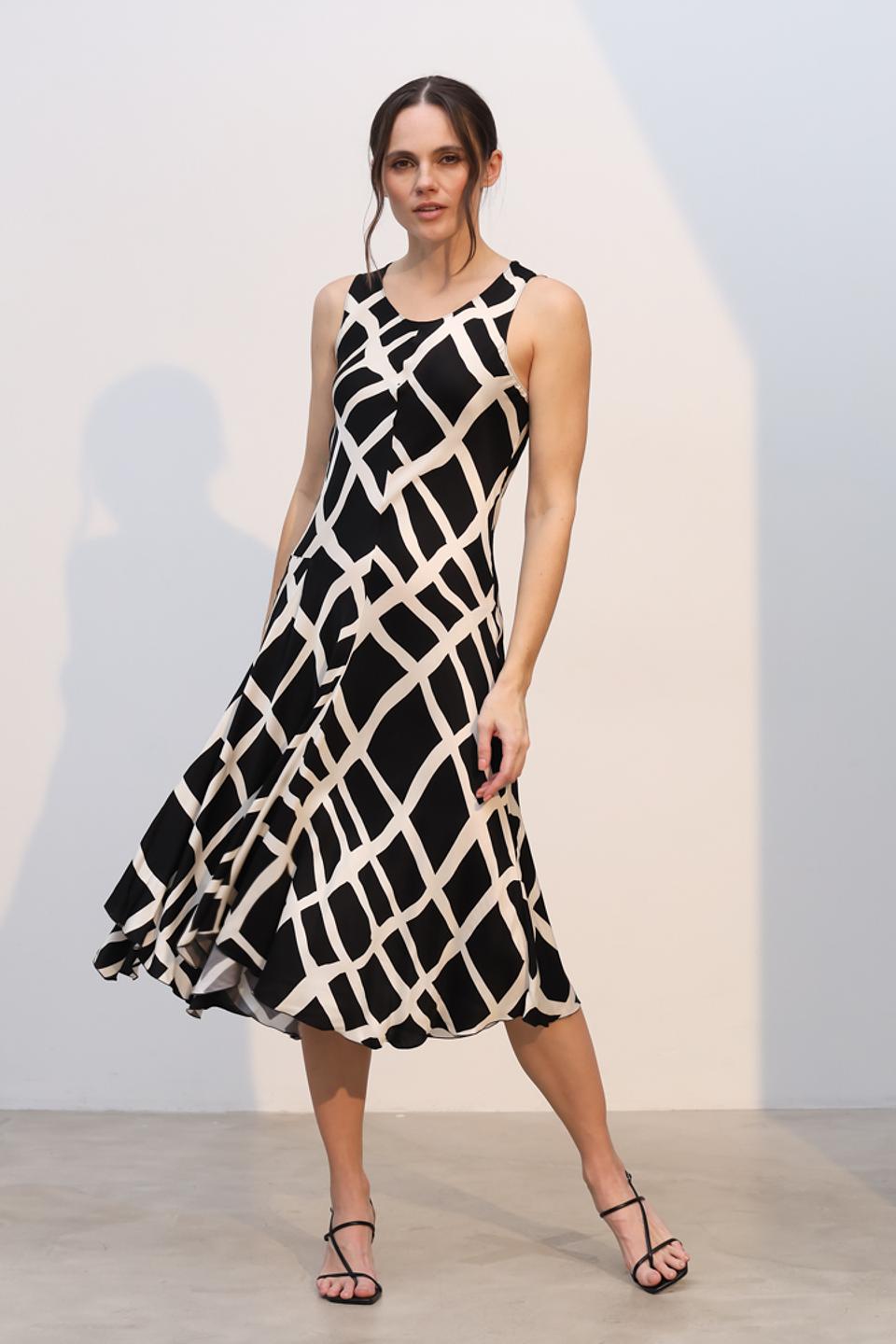 Платье Tricot Chic с геометрическим принтом