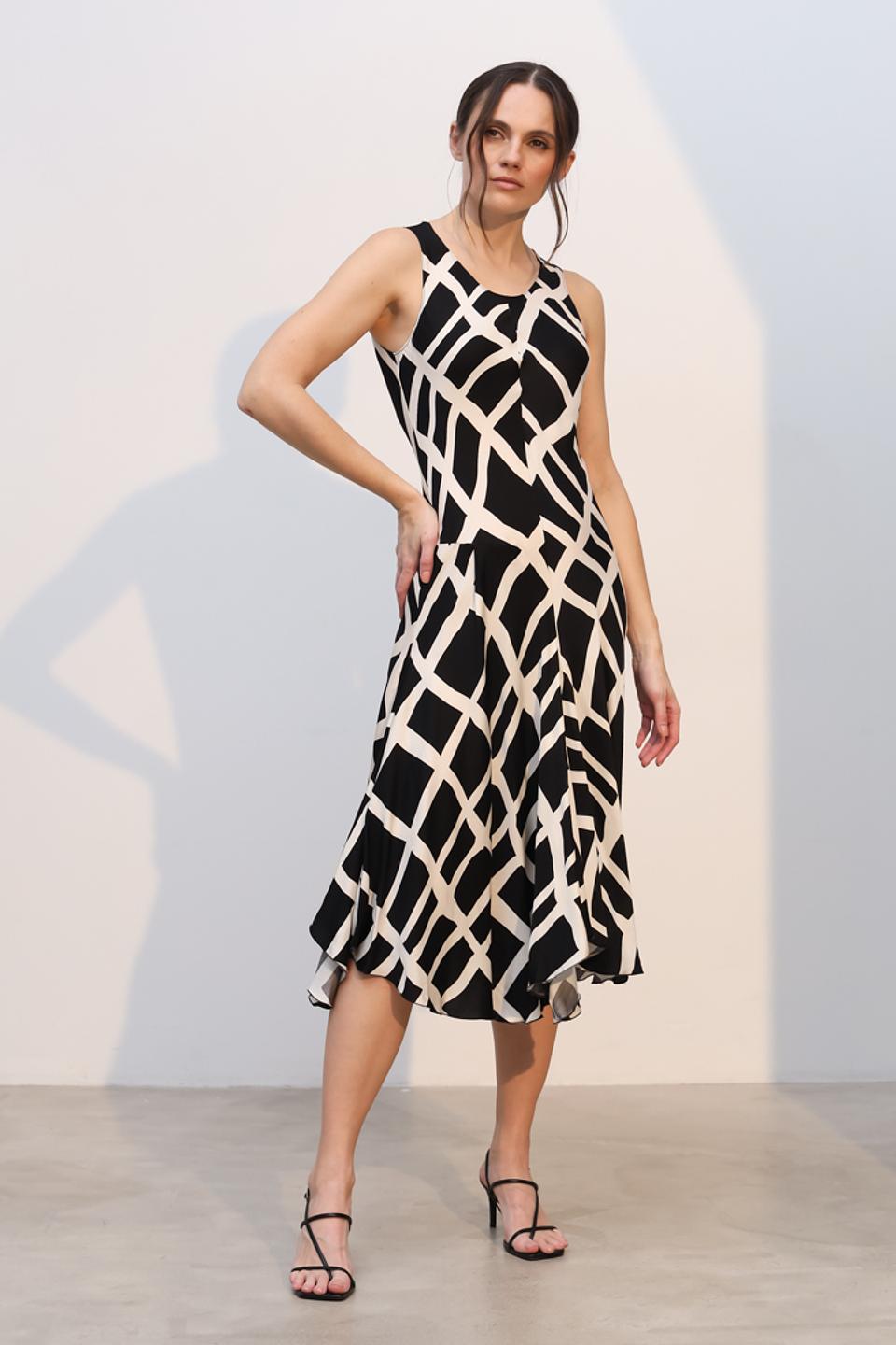 Платье Tricot Chic с геометрическим принтом
