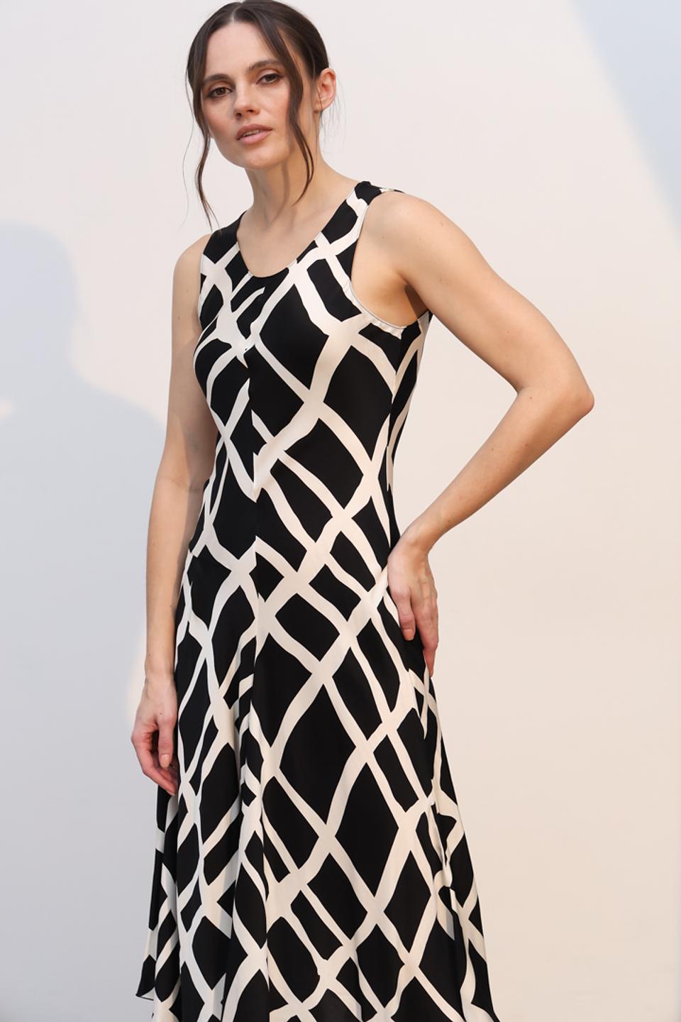 Платье Tricot Chic с геометрическим принтом