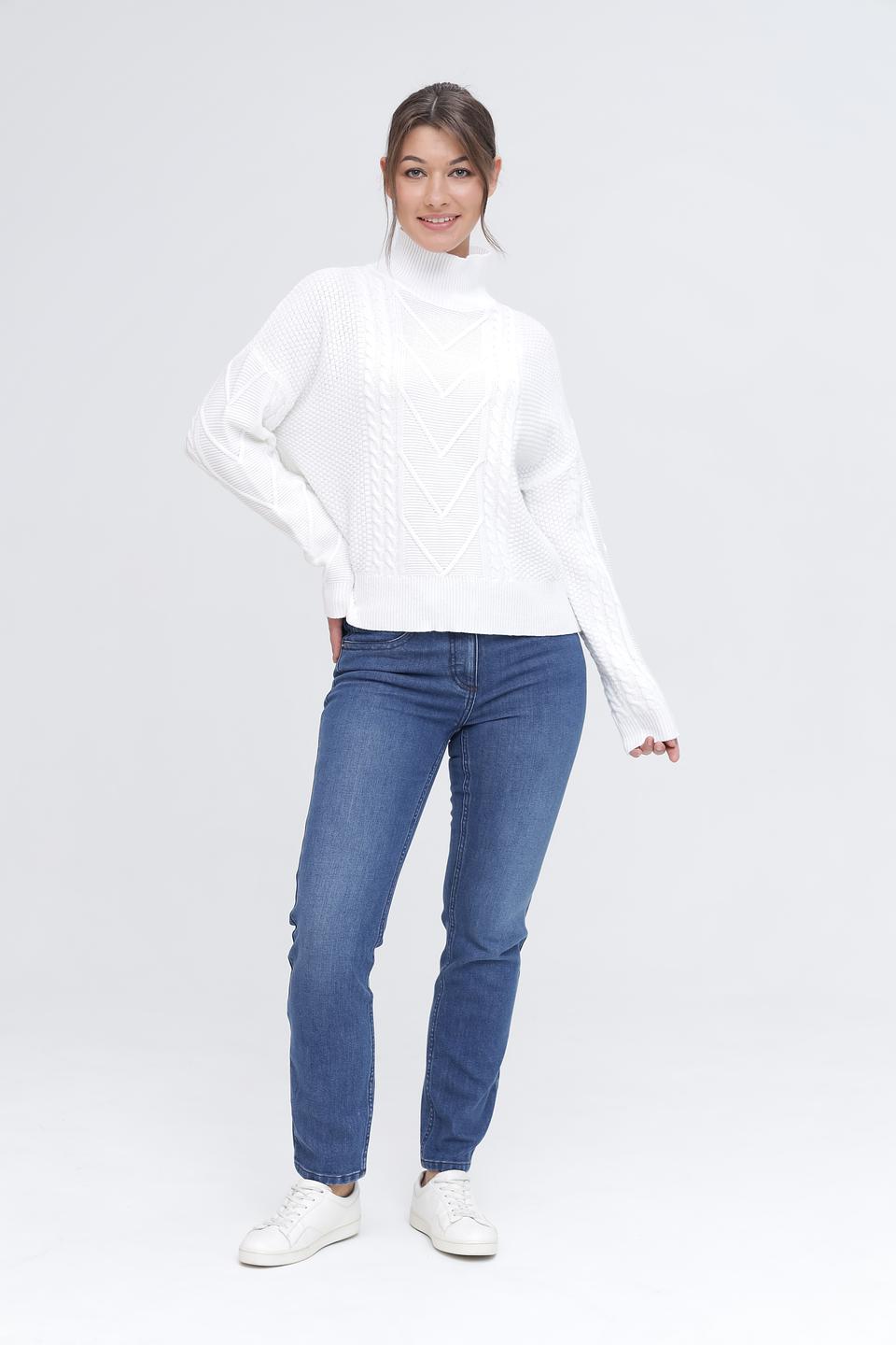 Пуловер Pezzo с косами белый