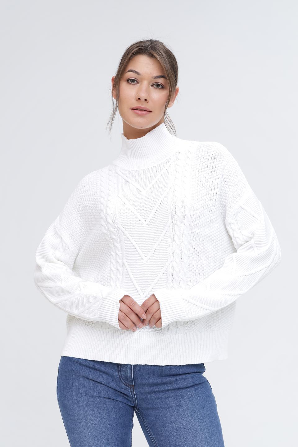 Пуловер Pezzo с косами белый