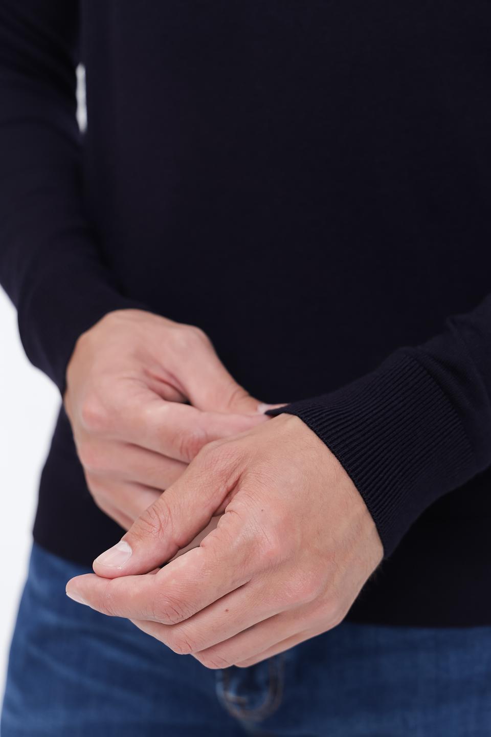 Джемпер Bugatti V-образный тёмно-синий