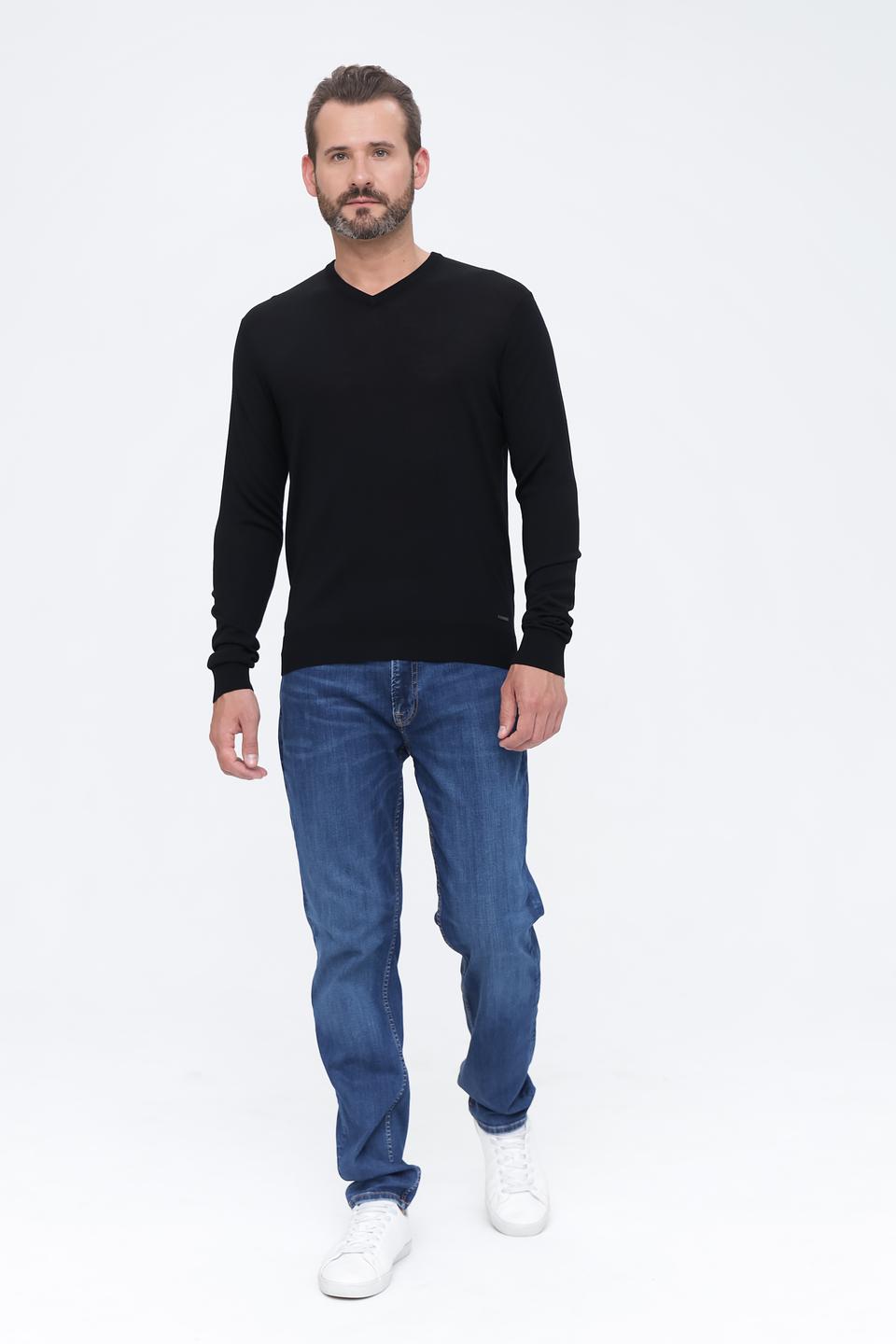 Джемпер Bugatti V-образный чёрный