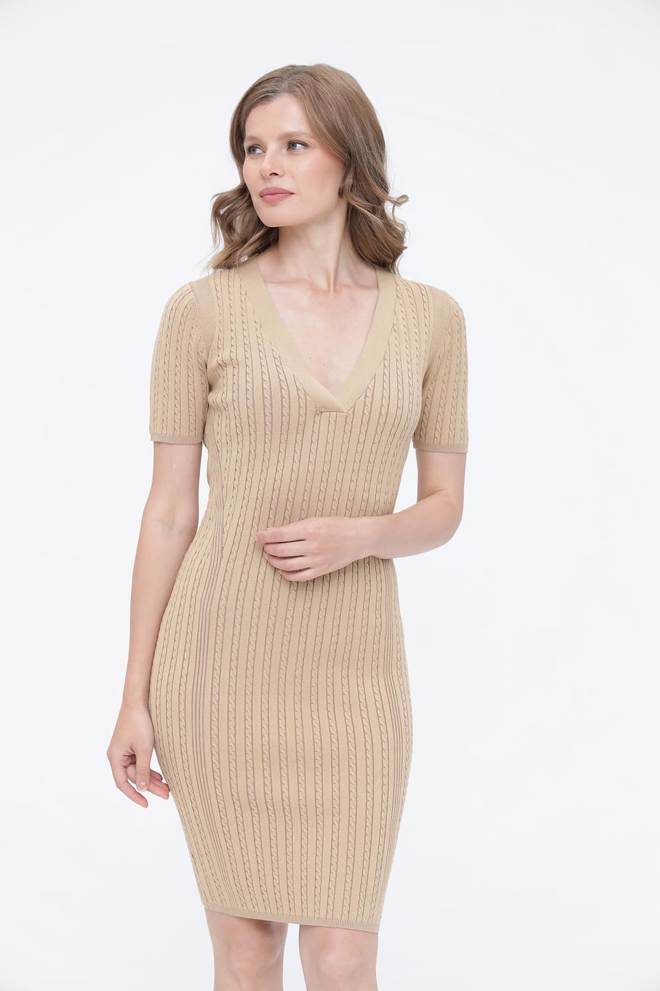 Платье Guess вязаное бежевое