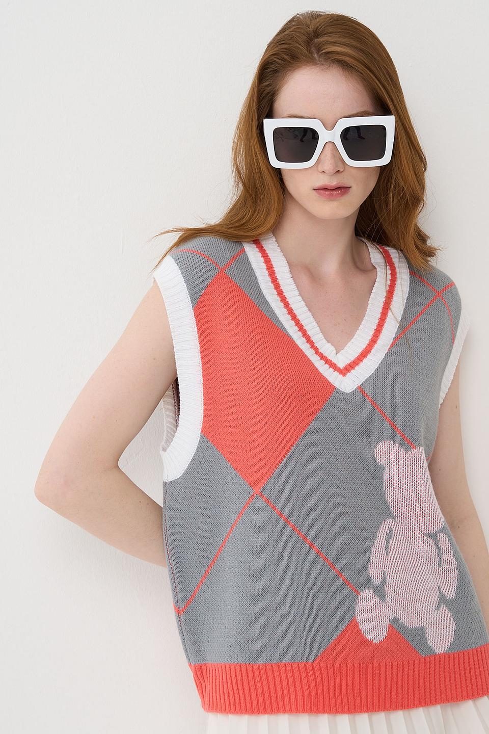 Жилет BE YOU с медведем