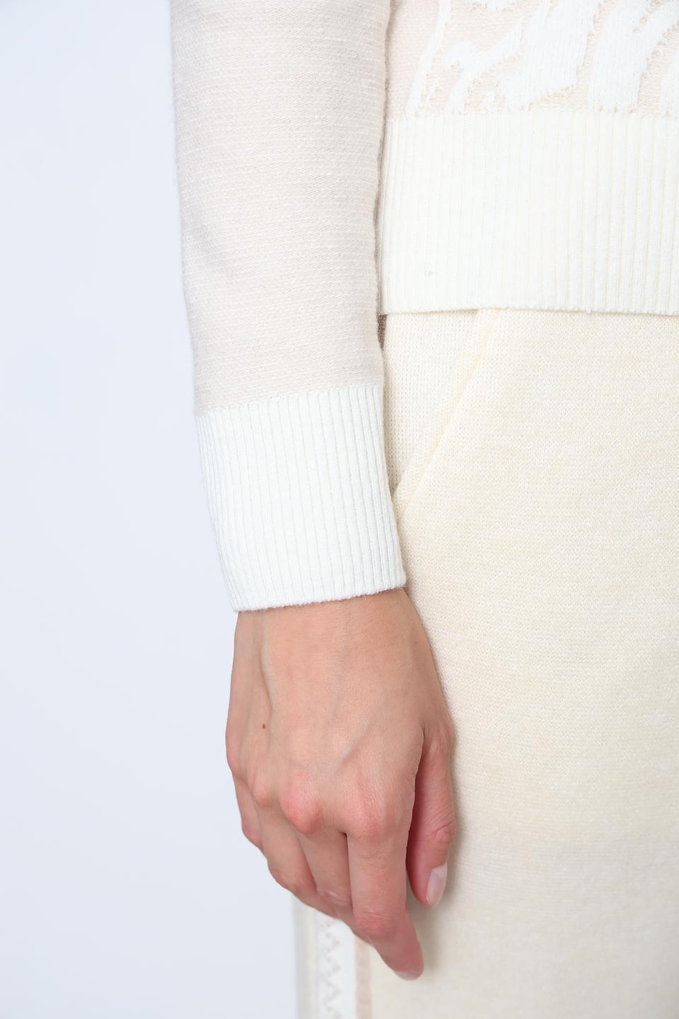 Джемпер Tricot Chic с узором бежевый