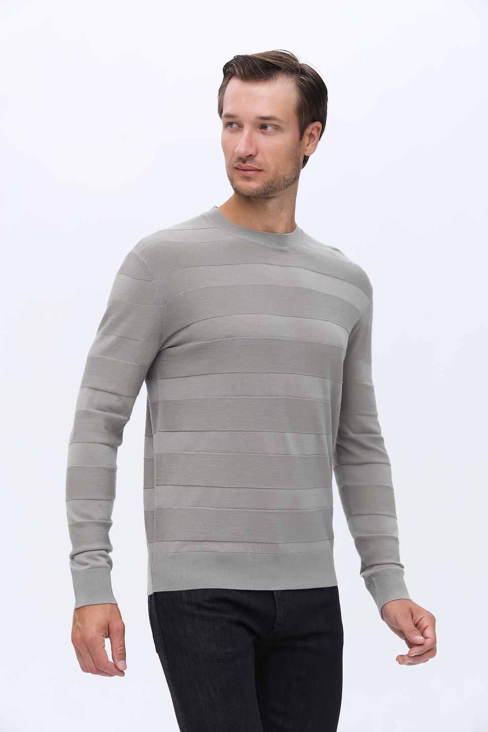 Джемпер Emporio Armani серый в полоску