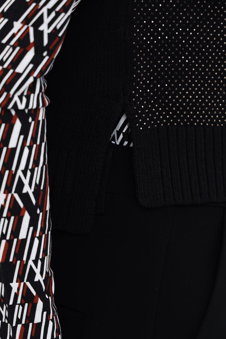 Жилет Monari чёрный с вышивкой M