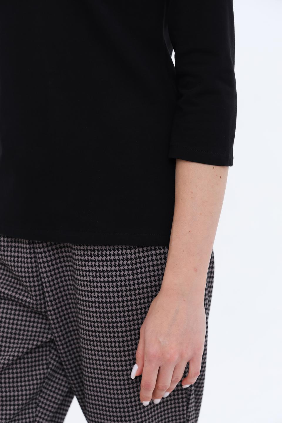 Джемпер Circolo 1901 жен. с горлом чёрный