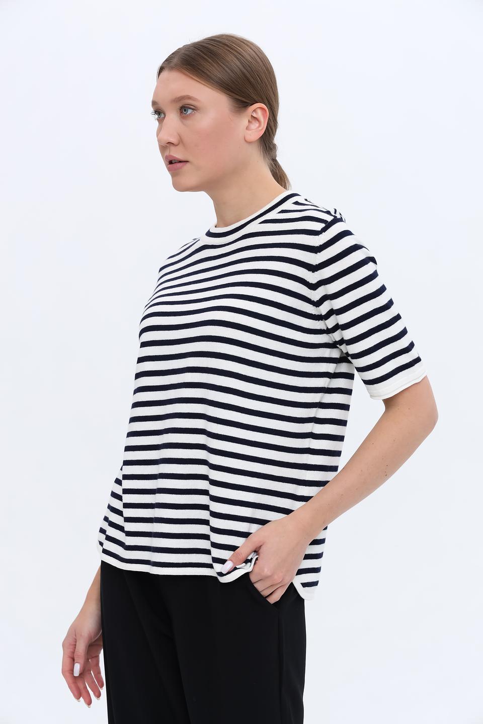 Пуловер Rich and Royal в полоску