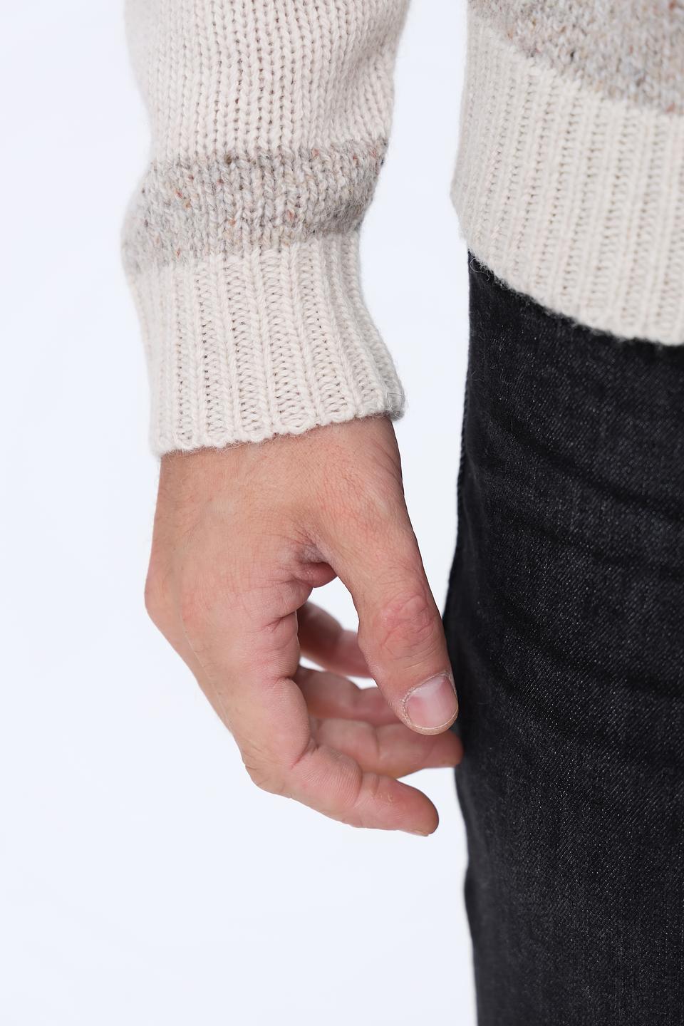 Пуловер Emporio Armani с узором бежевый