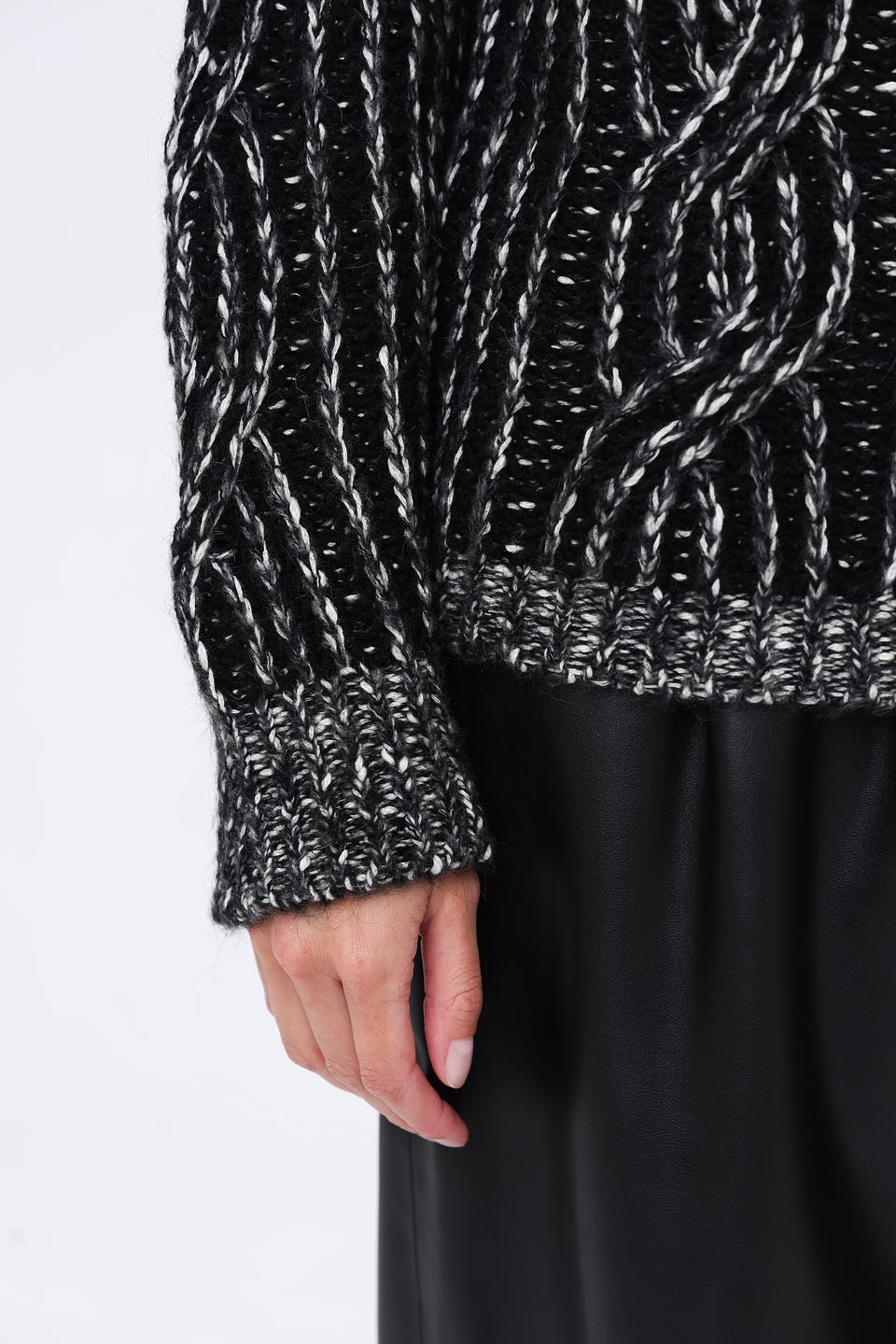 Джемпер Penny Black с косами чёрный