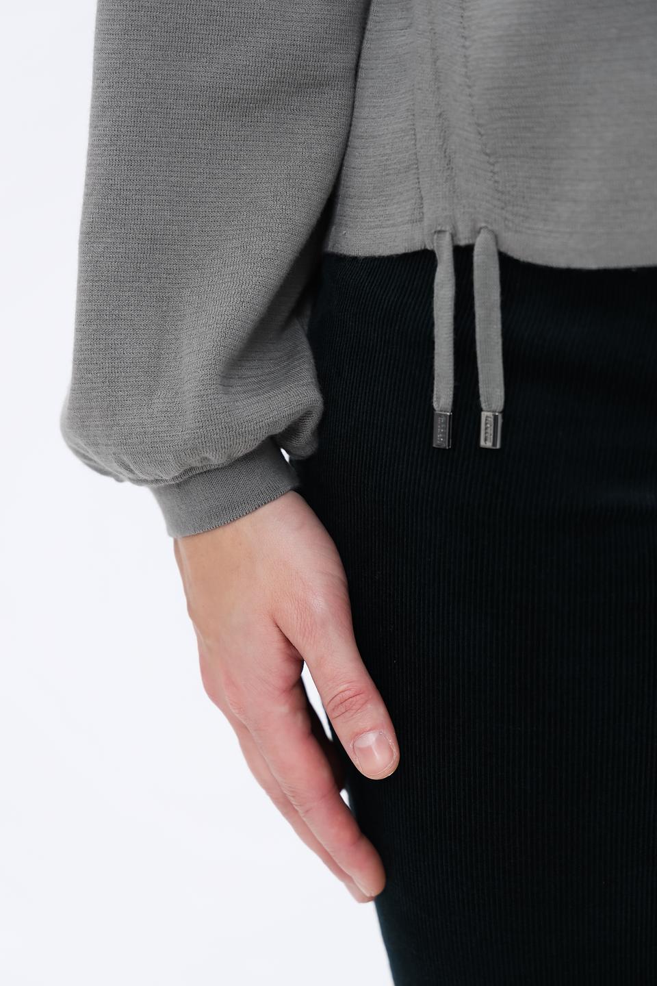 Пуловер Monari с кристаллами серый