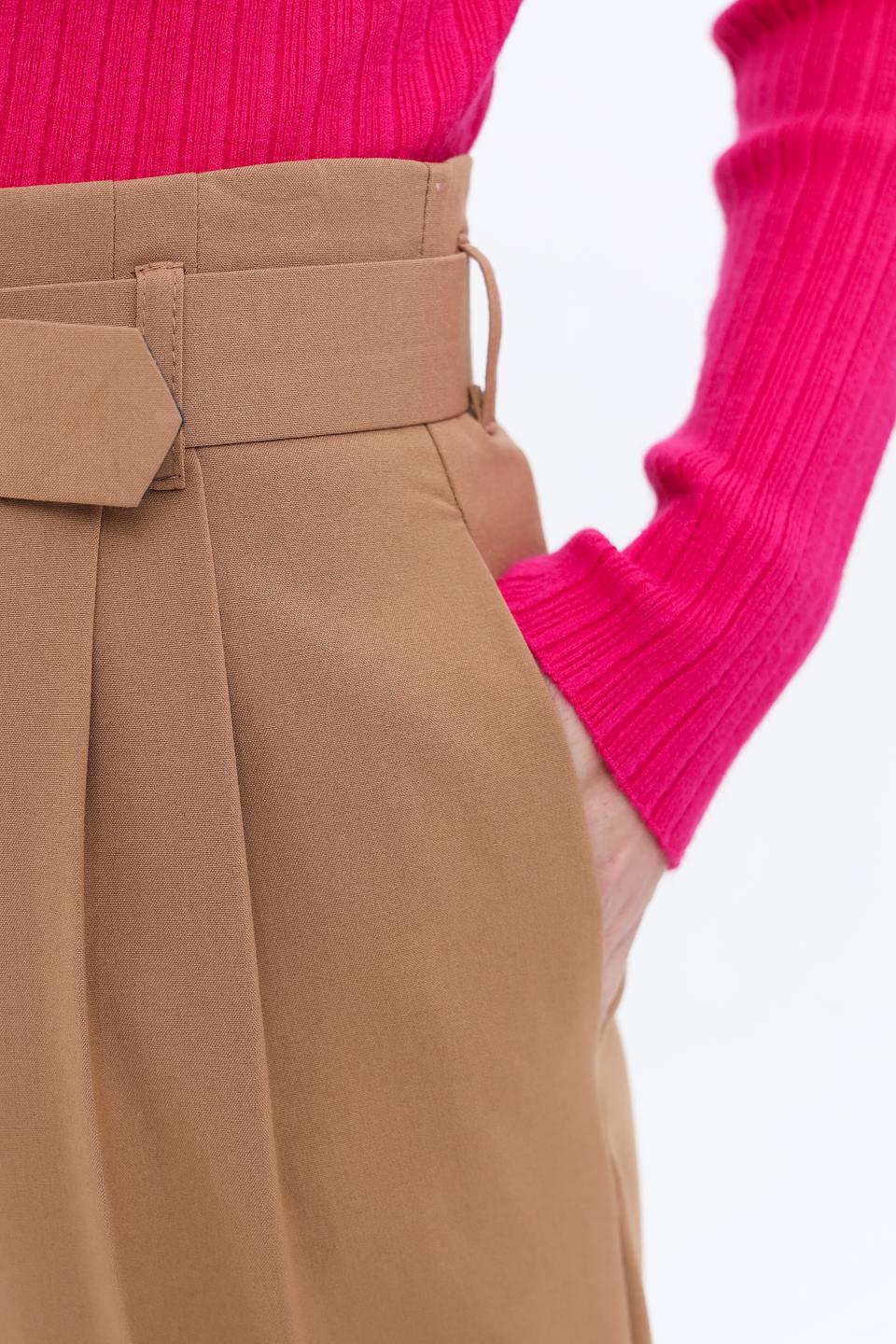 Брюки Kaos с поясом бежевые