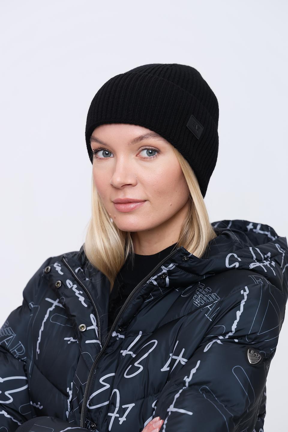 Шапка EA7 женская чёрная