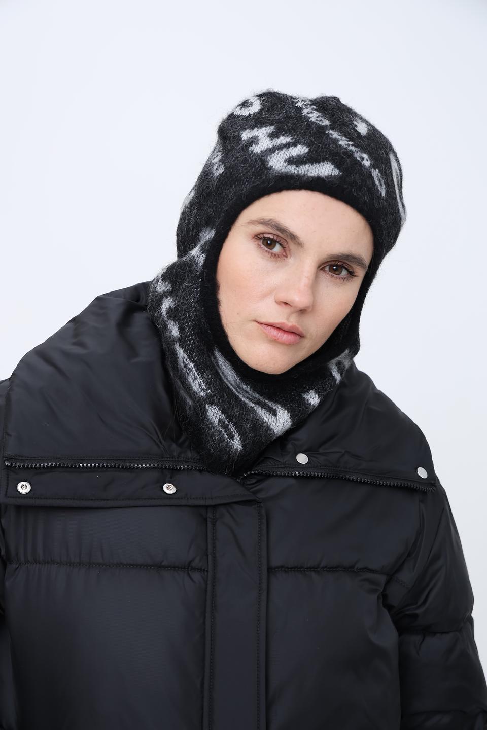 Шапка Hugo женская с узором чёрная