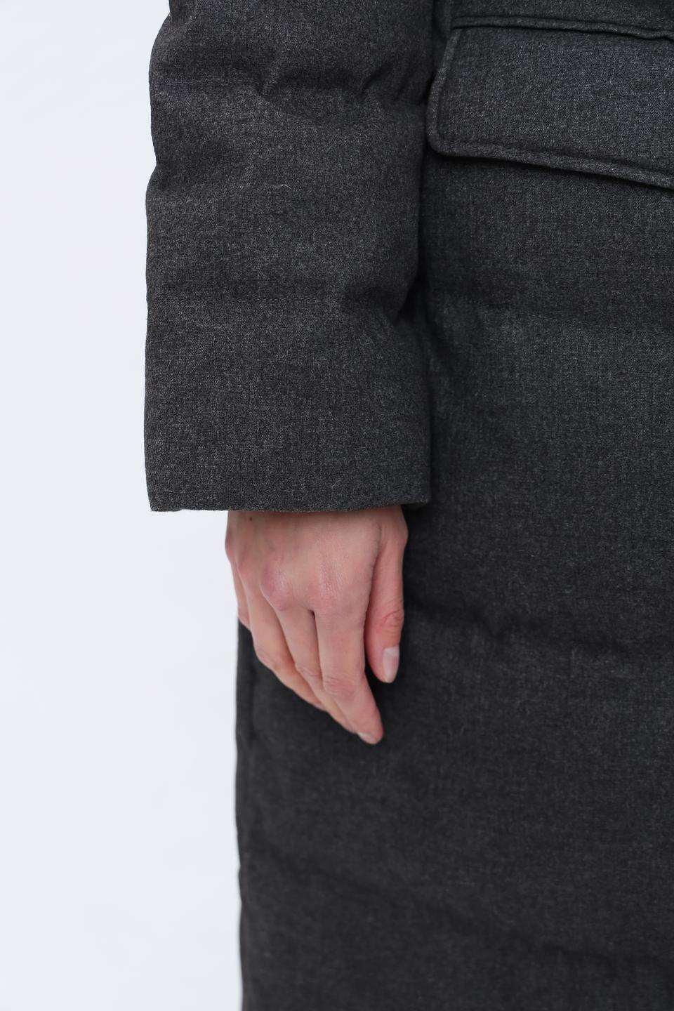 Пальто Emporio Armani стеганое серое