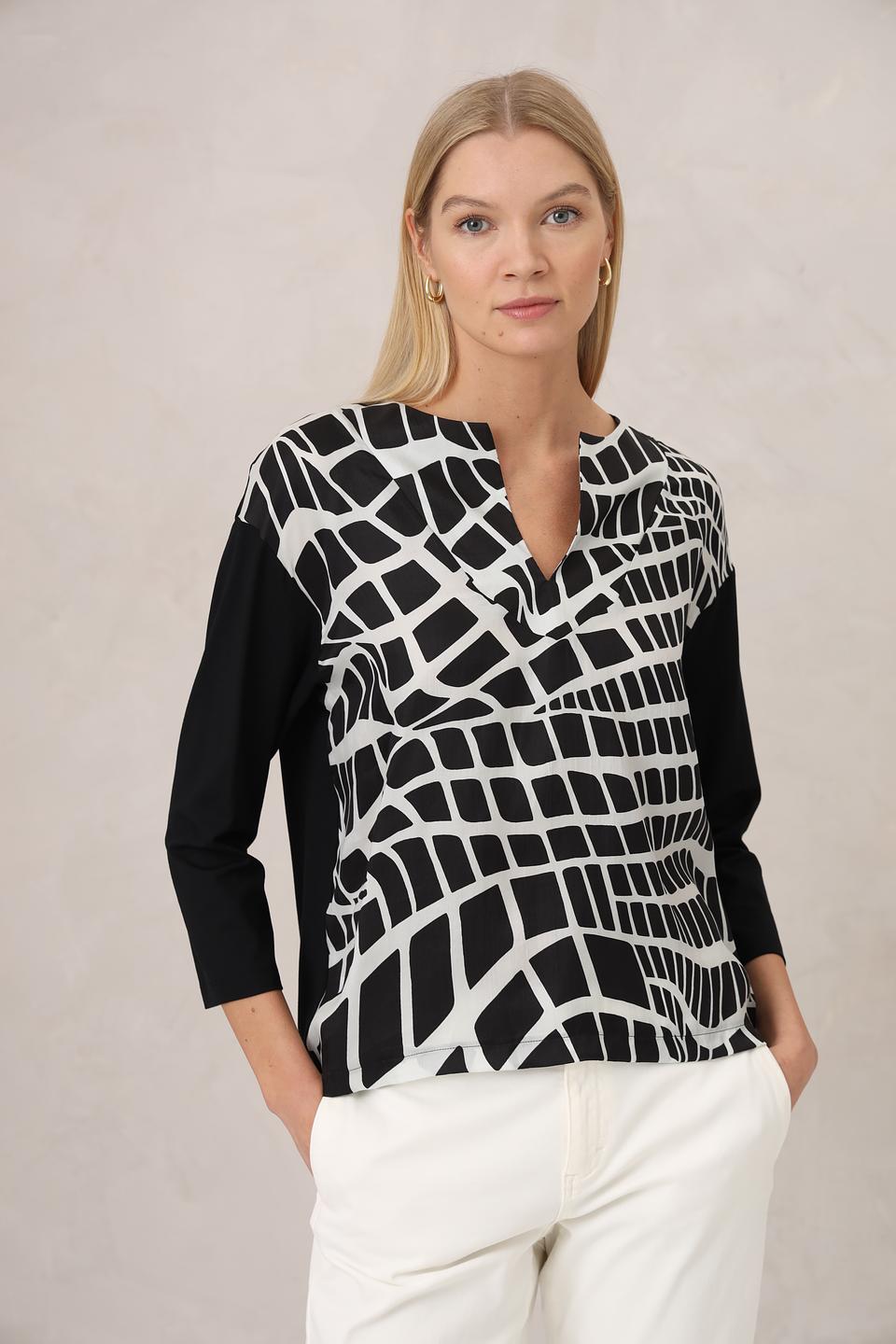 Блуза Margittes с принтом чёрно-белый