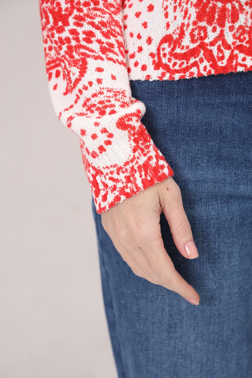 Пуловер Oui с красным узором