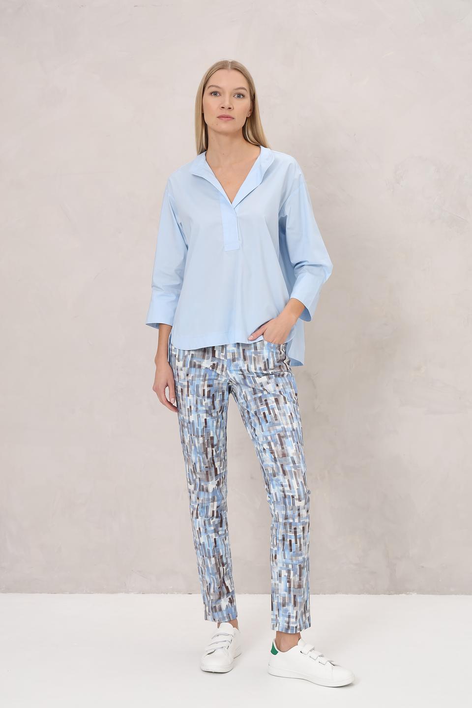 Блуза Gerry Weber голубая с V-образным вырезом