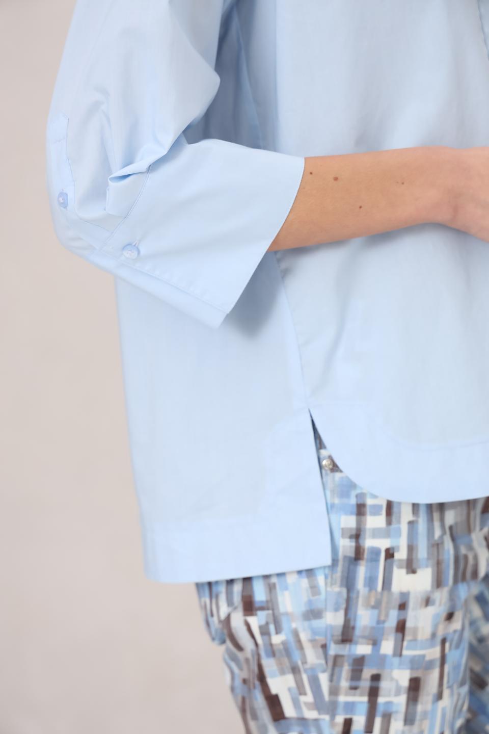 Блуза Gerry Weber голубая с V-образным вырезом