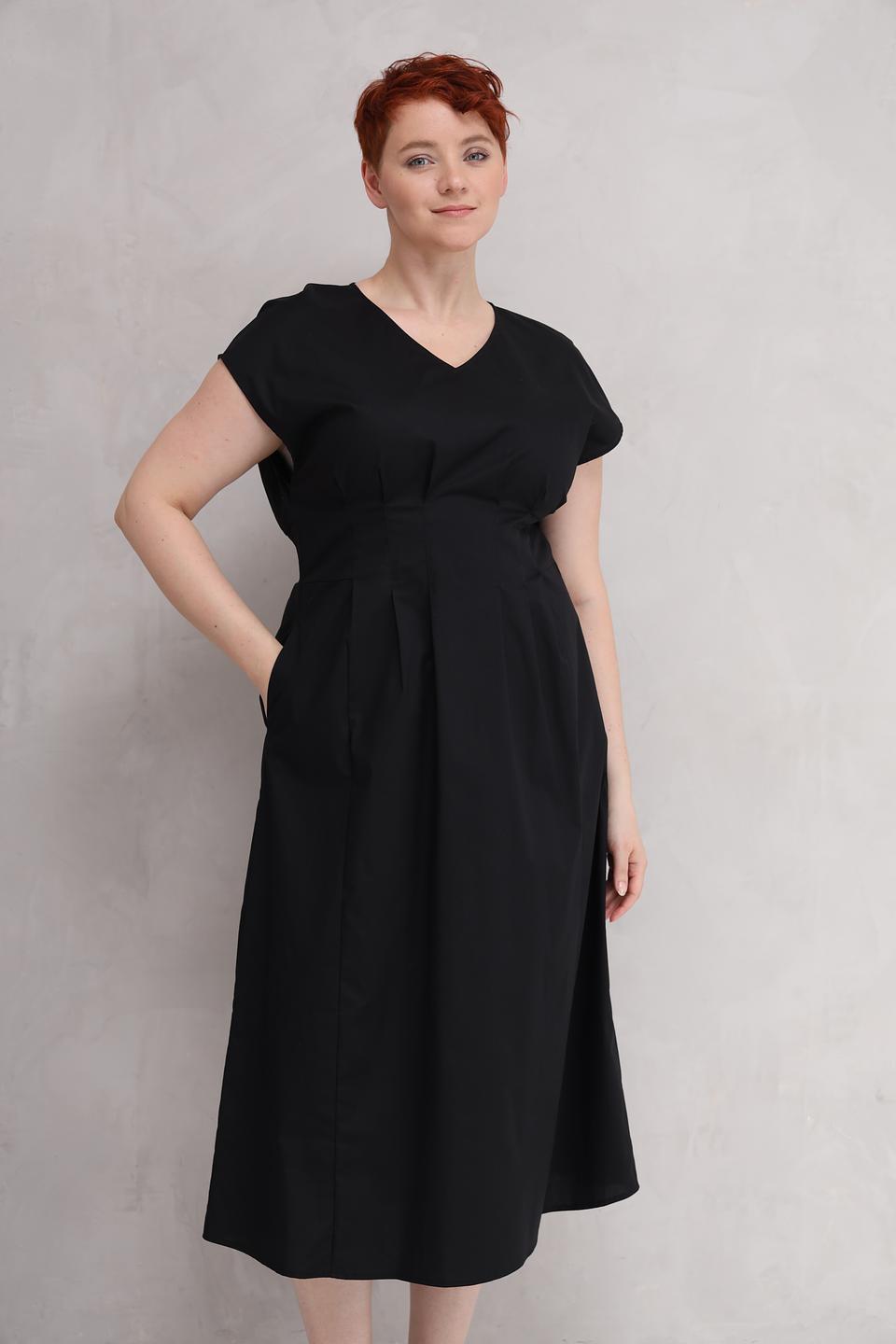 Платье Lecomte чёрное с V-образным вырезом