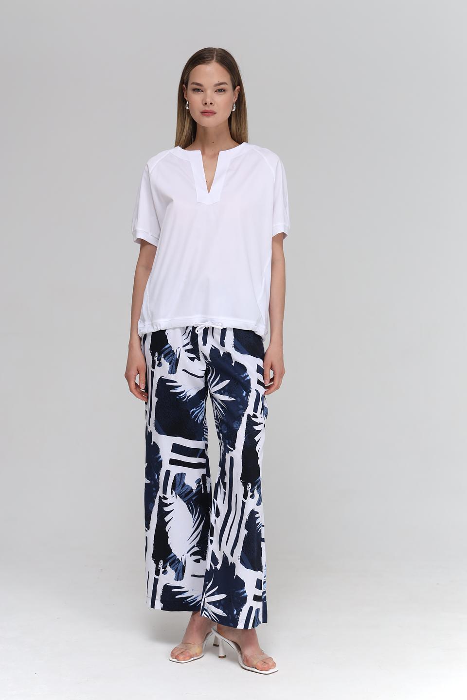 Блуза Margittes с V-образным вырезом белый